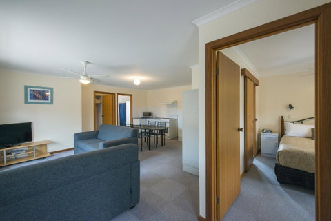 Port Vincent Motel & Apartments - Holiday Adelaide 17