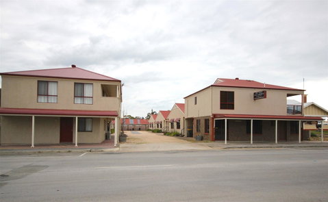 Port Vincent Motel & Apartments - Holiday Adelaide 0