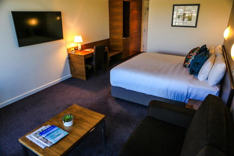 Port Lincoln Hotel - Holiday Adelaide 11