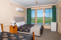 Book Tailem Bend Accommodation Vacations Holiday Adelaide Holiday Adelaide
