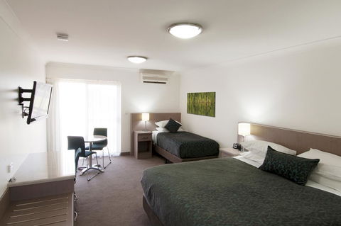 Loxton Community Hotel Motel - Holiday Adelaide 12