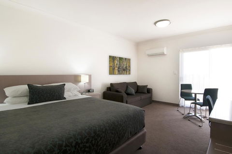 Loxton Community Hotel Motel - Holiday Adelaide 14