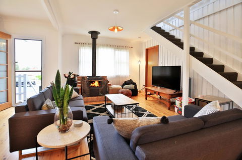 Hudson Bay @ Basin View-Pet Friendly-15 Mins To Hyams Beach - Holiday Adelaide 0