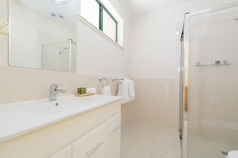 Clare Country Club - Holiday Adelaide 9