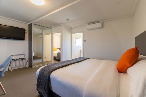 Mick O\'Sheas - Holiday Adelaide 14
