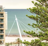 Beachside luxury  comfort ocean views in Glenelg - Holiday Adelaide