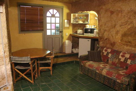 The Underground Motel - Holiday Adelaide 1