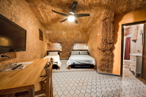 The Underground Motel - Holiday Adelaide 9