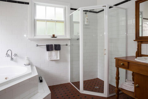 Clare Valley Heritage Retreat - Holiday Adelaide 0