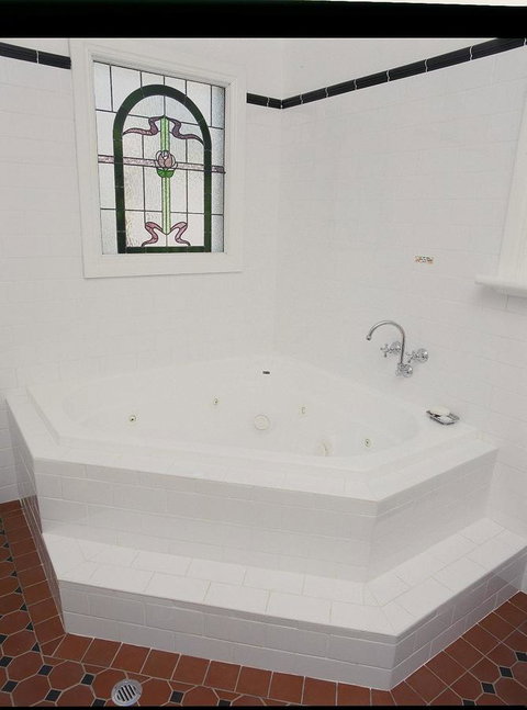 Clare Valley Heritage Retreat - Holiday Adelaide 8