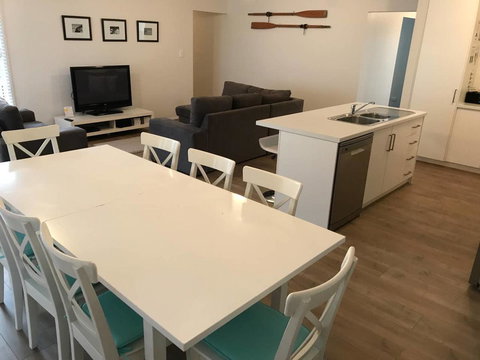 Moontana - Holiday Adelaide 4