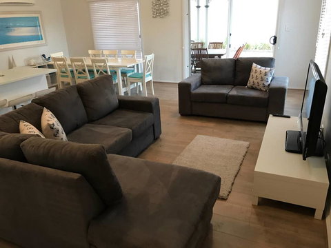 Moontana - Holiday Adelaide 1