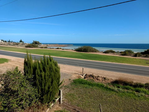 Seafront Shack - Holiday Adelaide 0