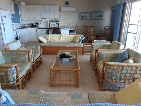 Seafront Shack - Holiday Adelaide 7