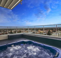 Glenelg Skyline Penthouse - Holiday Adelaide