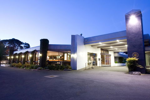 The Commodore - Holiday Adelaide 1
