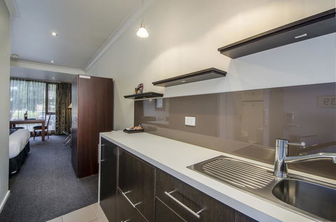 The Commodore - Holiday Adelaide 42