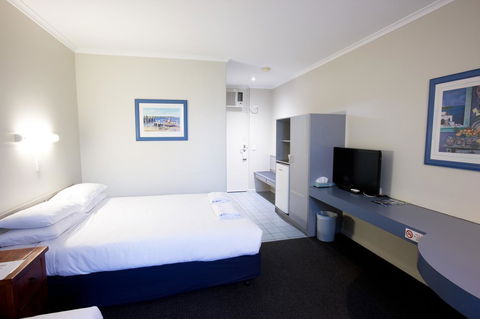 The Commodore - Holiday Adelaide 27