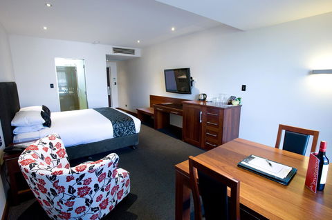 The Commodore - Holiday Adelaide 35