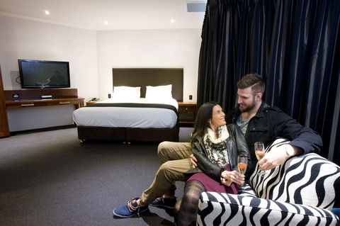 The Commodore - Holiday Adelaide 37