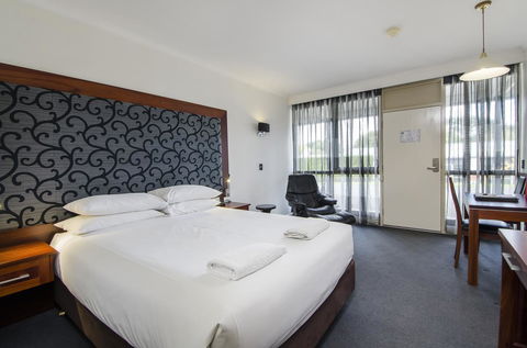 The Commodore - Holiday Adelaide 41