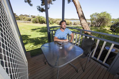 Lakeside Tourist Park - Holiday Adelaide 0