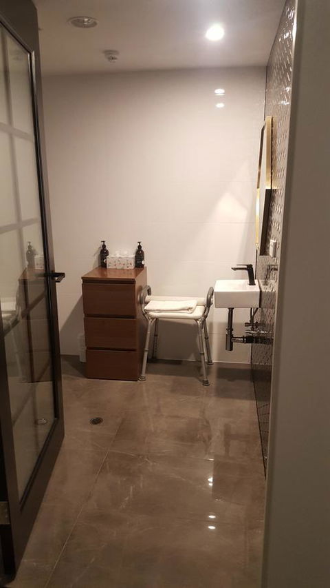 Ellen Hotel - Holiday Adelaide 2
