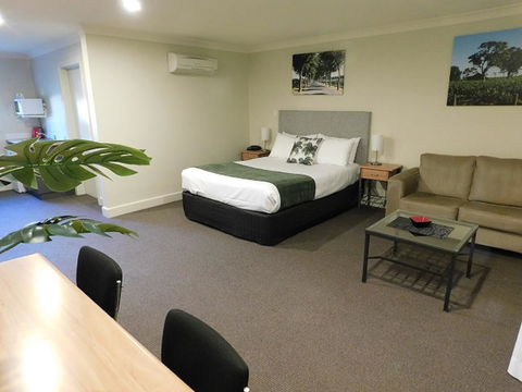 Alexander Cameron Suites - Holiday Adelaide 8