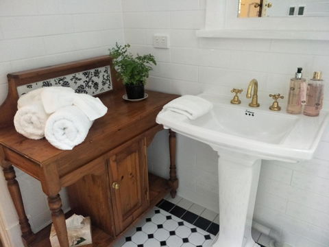 Fernweh Guesthouse - Holiday Adelaide 15