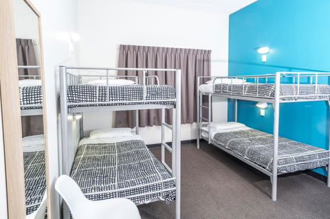 YHA Adelaide Central - Holiday Adelaide 34
