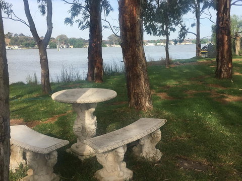 Murray Bridge Riverview Cabin - Holiday Adelaide 4