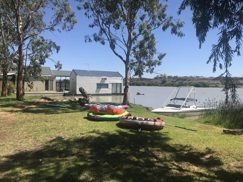 Murray Bridge Riverview Cabin - Holiday Adelaide 1