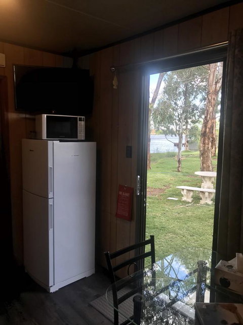 Murray Bridge Riverview Cabin - Holiday Adelaide 3