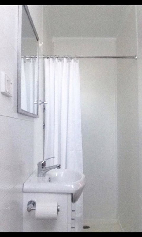 Murray Bridge Riverview Cabin - Holiday Adelaide 11