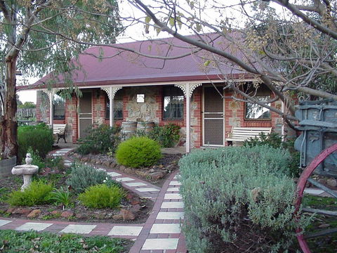 Langmeil Cottages - Holiday Adelaide 10