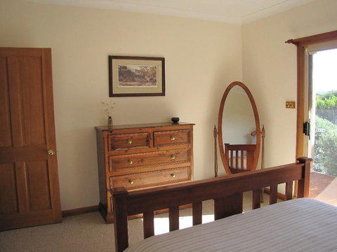 Edge Of Innes - Holiday Adelaide 9