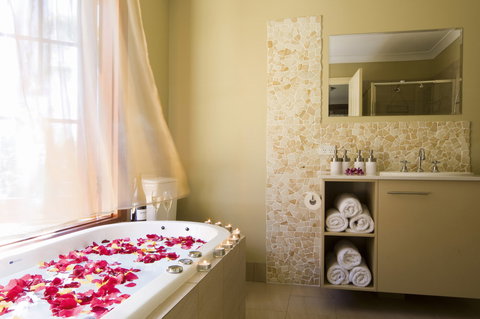 SummerHills Retreat Byron Bay - Holiday Adelaide 9