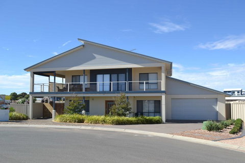 Gizmos Retreat - Holiday Adelaide 0