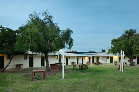 The Anglers Inn - Holiday Adelaide 0