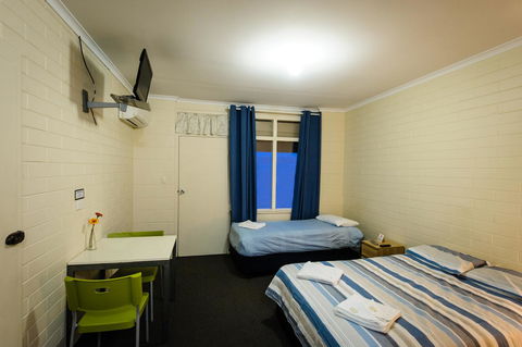 The Anglers Inn - Holiday Adelaide 9