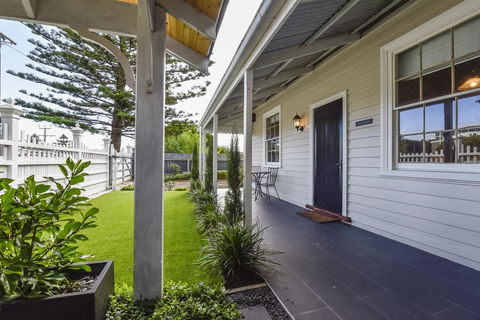 Railway Cottage In Beachport - Holiday Adelaide 11