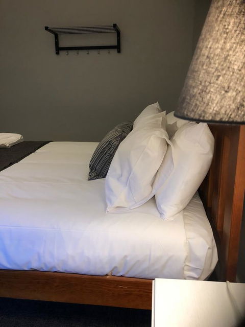 Cornwall Hotel - Holiday Adelaide 9