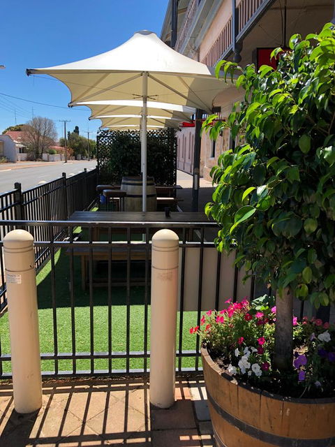 Cornwall Hotel - Holiday Adelaide 2
