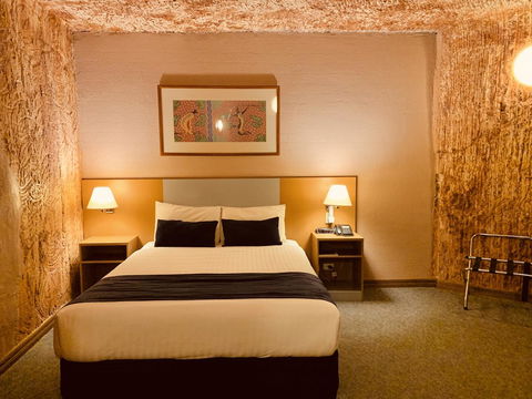 Desert Cave Hotel - Holiday Adelaide 10