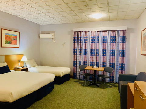 Desert Cave Hotel - Holiday Adelaide 26