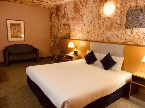 Desert Cave Hotel - Holiday Adelaide 3