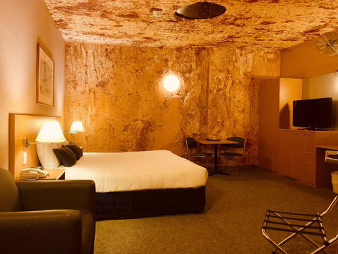 Desert Cave Hotel - Holiday Adelaide 18