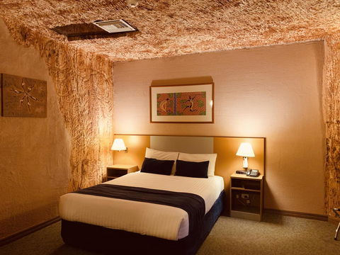 Desert Cave Hotel - Holiday Adelaide 12