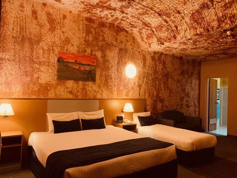 Desert Cave Hotel - Holiday Adelaide 25
