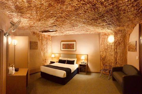Desert Cave Hotel - Holiday Adelaide 11